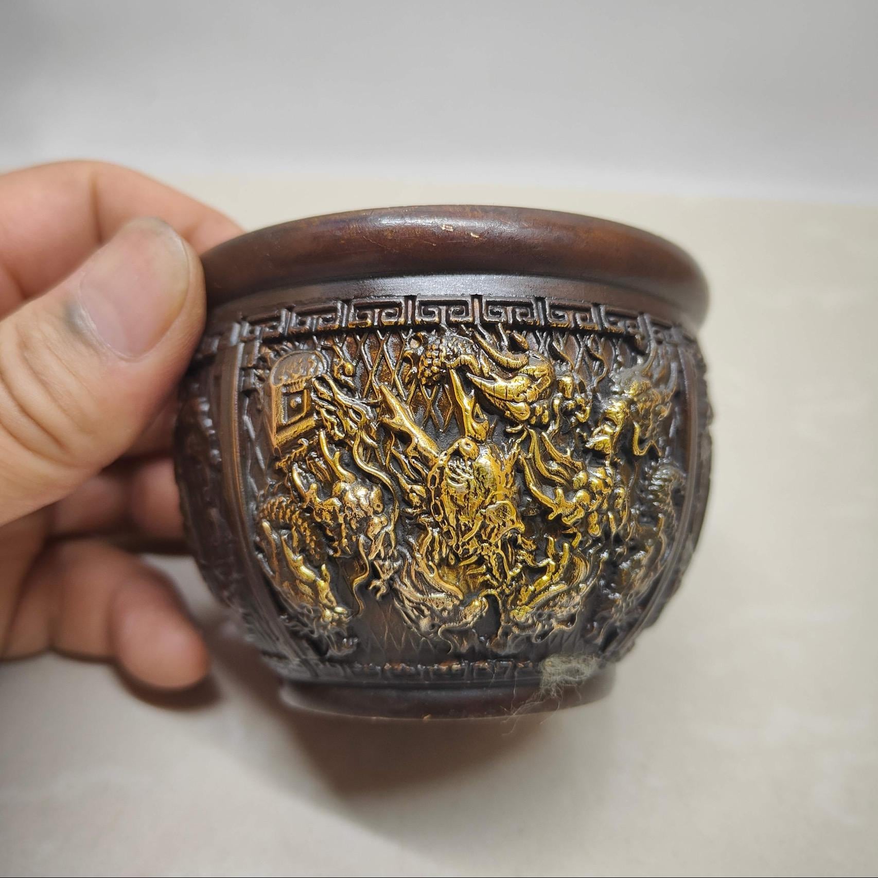 中国のアンティークから手作りされた、精巧で希少な純銅製の九龍壺飾り