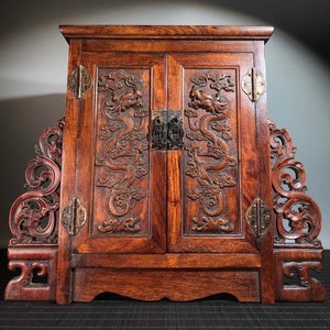 Chinese natural rosewood furniture, embossed dragon pattern cabinet decoration