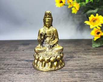 中国のアンティーク手作り純銅蓮台座観音仏像装飾品、形が美しく