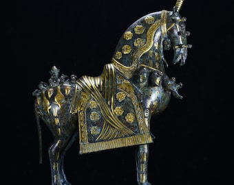 Large, exquisite bronze horse statue, handcrafted from Chinese antiques.