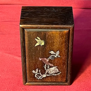 Chinese antique pure hand-carved exquisite rare rosewood inlaid shell flower and bird pattern jewelry box storage box ornaments