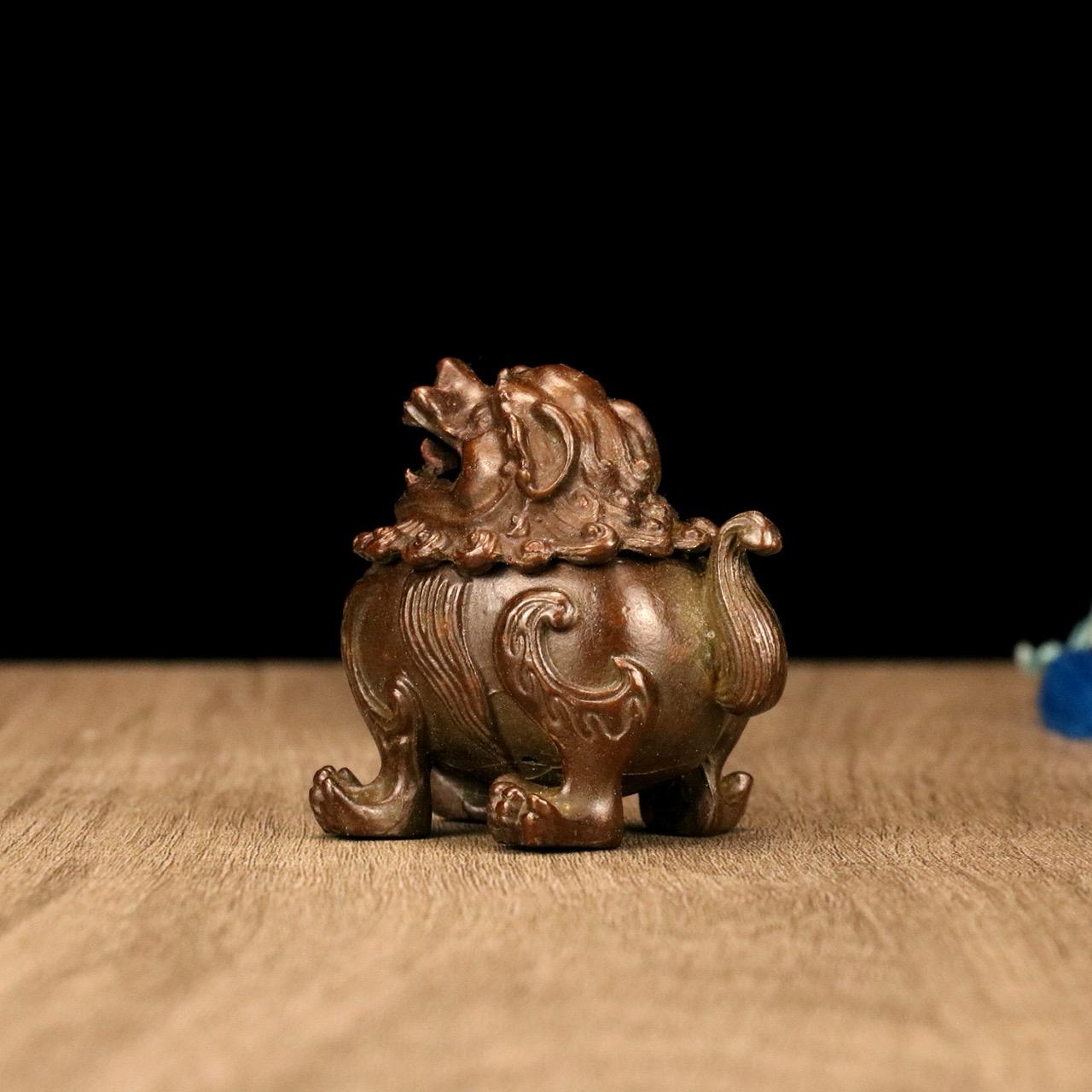 中国の骨董品から純粋に手作りされた、精巧で珍しい純青銅製の獅子香炉