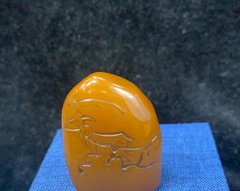 Exquisite hand-carved Tianhuang stone seal sculpture of figures, a Chinese antique.