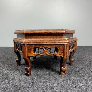 Ornement de base hexagonal de pieds incurvés creux en palissandre rare, antique chinois, sculpté à la main, exquis