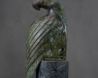 Exquisite bronze bird-shaped statue, handcrafted from Chinese antique style.