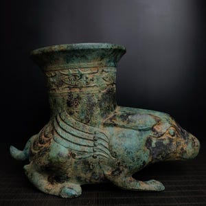 Chinese antique pure handmade exquisite rare bronze rabbit statue ornaments