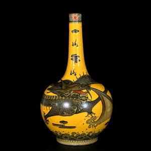 A rare and exquisite Chinese antique hand-painted dragon-patterned long-necked vase ornament