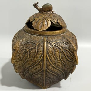 A rare and exquisite pure copper incense burner made by hand from antique Chinese