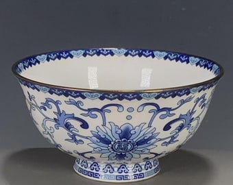 Exquisite and rare Chinese antique blue and white porcelain bowl with floral design, hand-painted.