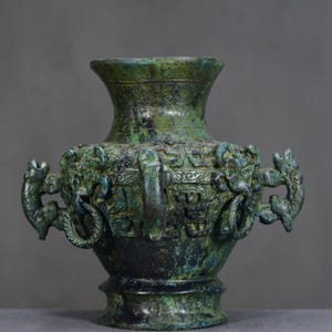 Chinese antique pure handmade exquisite rare bronze round pot statue ornaments