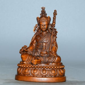 Beautiful and rare boxwood Guru Rinpoche Buddha statue ornaments hand-carved from Chinese boxwood