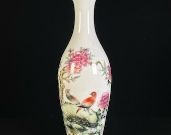 七宝　花瓶 花と鳥 花と鳥のモチーフが手描きされた、精巧な中国のアンティーク七宝花瓶