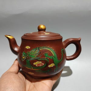 Exquisite chinesische antike handgemachte Ton gemalt Drachen gemusterte Teekanne, lila Ton-Teekanne, Teekanne Ornament