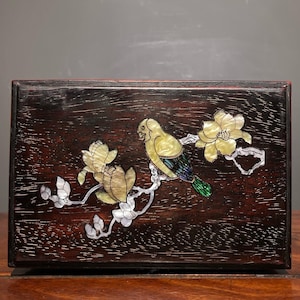 Chinese antique pure hand-carved exquisite rare rosewood inlaid with colorful shells, flowers and birds jewelry box ornaments