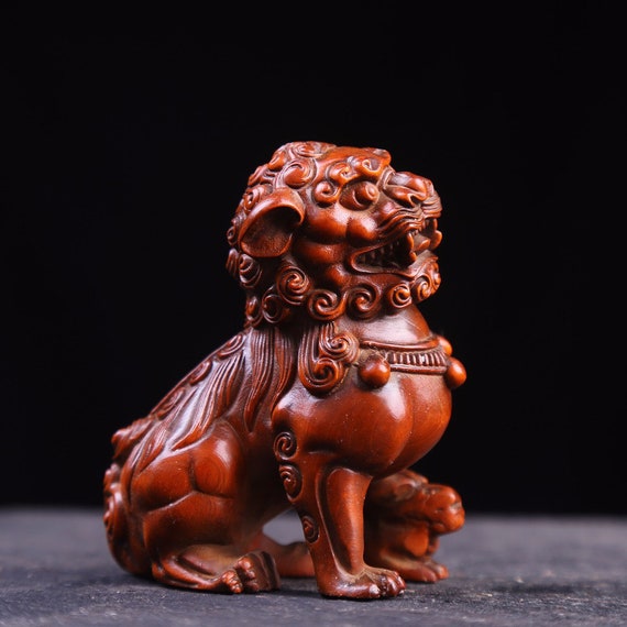 中国産ツゲから手彫りされた、希少な獅子像の置物一組 - Etsy 日本
