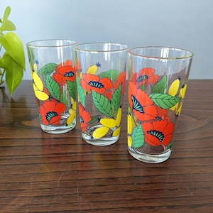 Vintage juice glasses poppies / Covetro Italy water glass set / breakfast glasses with red flowers / brunch glasses / orange juice glasses