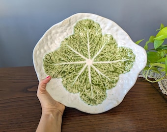 Majolica green white cabbage serving plate / vintage Portuguese ceramics / rustic kitchen decor / farmhouse tableware / Bordallo Pinheiro