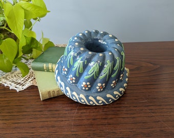 Handmade ceramic bundt pan / French Alsace pottery / vintage Kugelhopf mold / Kouglof blue country cottage decor / hand-painted brioche mold