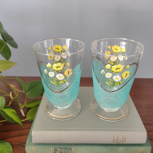 Vintage fluted drinking glasses with frosted blue turquoise textured design / cracked ice texture glasses / glasses with colored sand finish