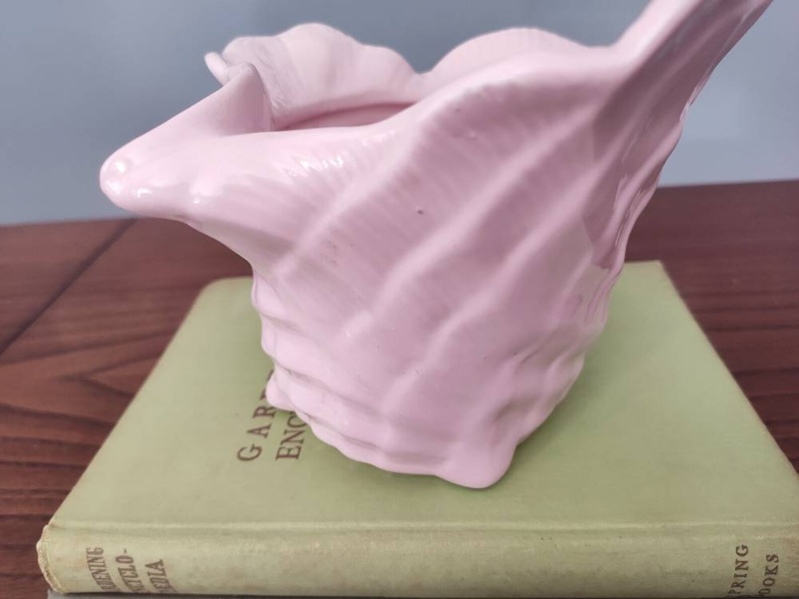 Vintage pink ceramic conch shell vase / seashell planter Etsy