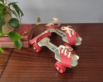 Vintage red rollerskates // 60s metal rollerskates // adjustable skates // Vintage Valentine's Day gift // red Valentine's Day decor