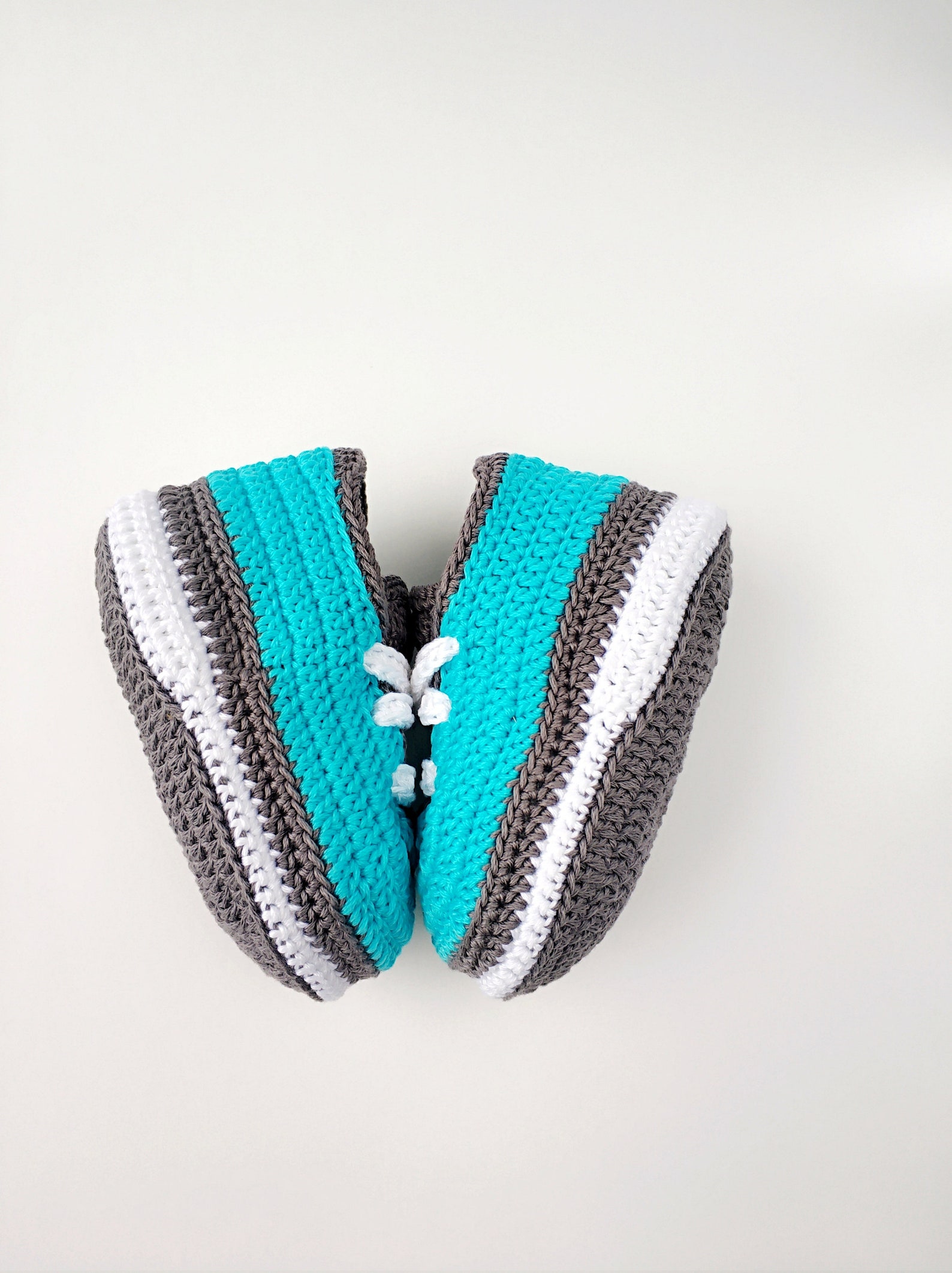 Crochet baby shoes baby boy sneakers baby sport slippers 03 Etsy Crochet baby nike pattern sneakers inspired booties patterns tutorial passo croche shoes em beesdiy bebe via converse slippers sapatinho