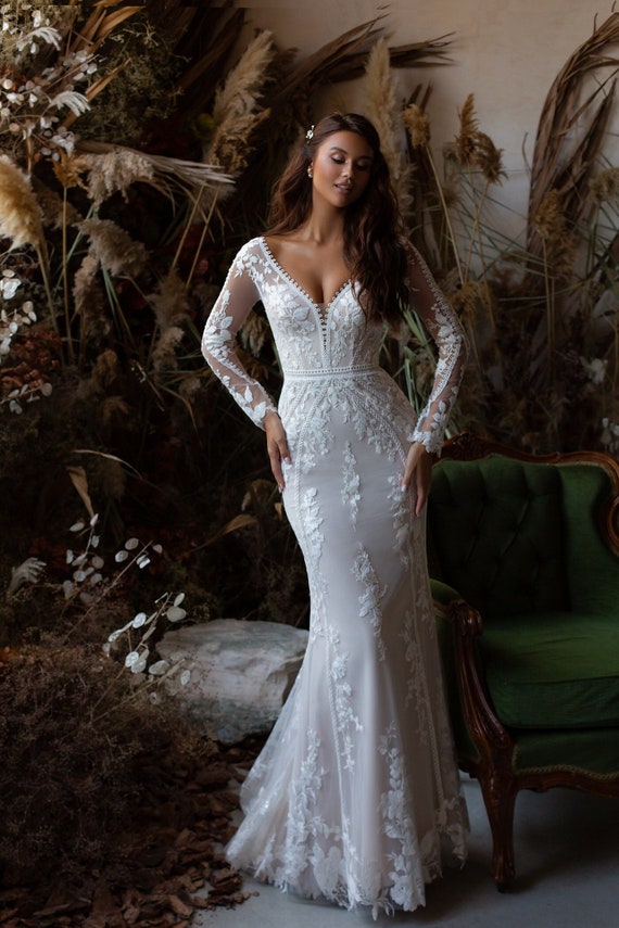 lace wedding dress