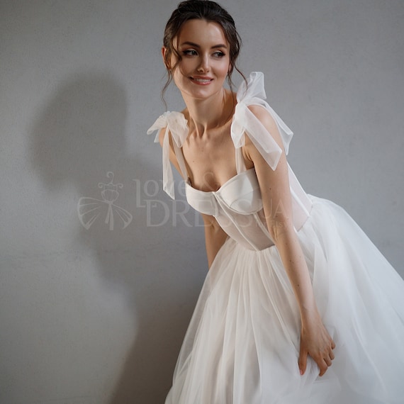 Short wedding dress, Tea length wedding dress, Tulle wedding dress, 50s wedding dress, Minimal wedding dress, Simple wedding dress