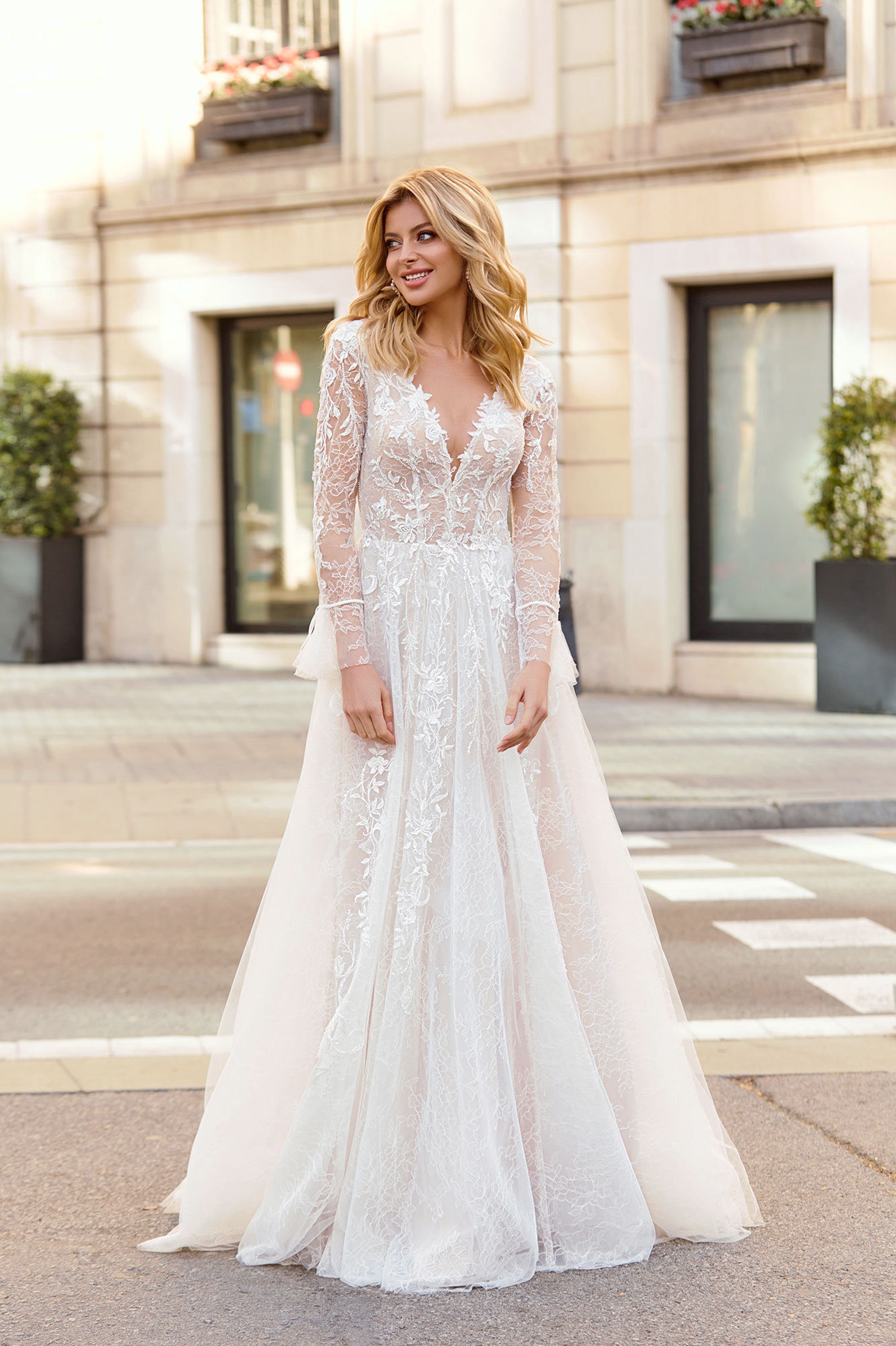 Elegant Light Lace Wedding Dresses for Your Big Day