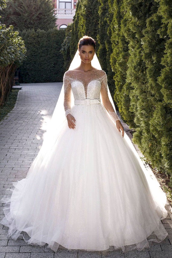 Long Sleeve Wedding Dress Long Train 