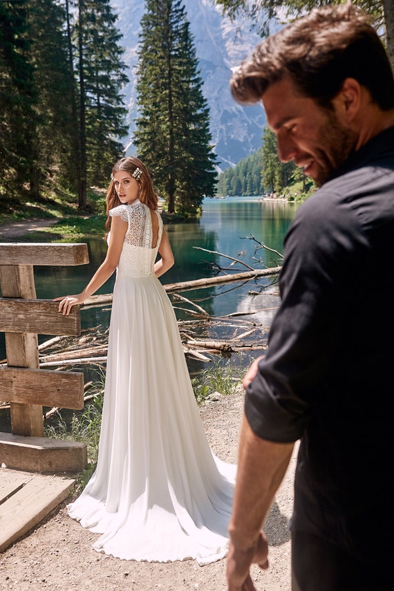 Final sale hotsell wedding dresses