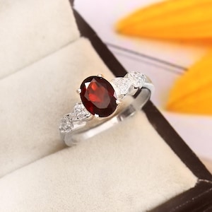 Red Garnet 925 Sterling Silver Ladies Oval Gemstone Ring Jewellery Gift Jewelry Handmade, January Birthstone Engagement Ring, Promise Ring