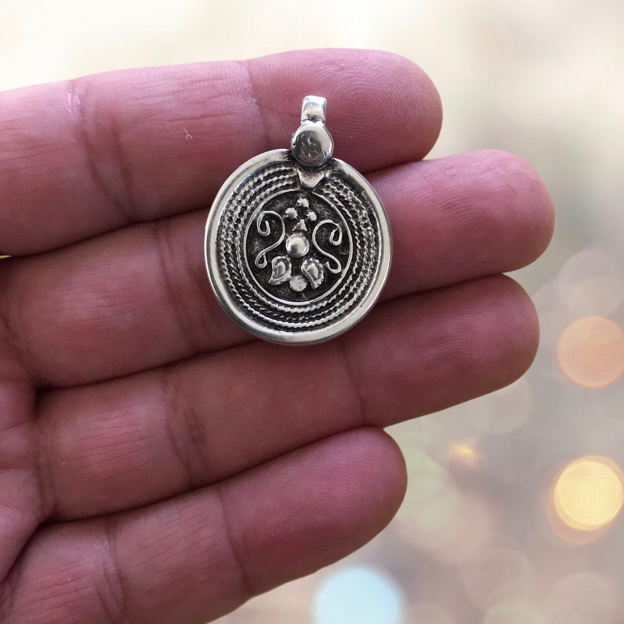 BULK 4 Decorative Pendants Antique Silver Tone 31X25mm C5011 Etsy