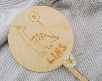 Caketopper made of wood, Birthday dinosaur motif, Personalized cake-topper, Desired name, Cake plug boys, Decoration birthday cake,