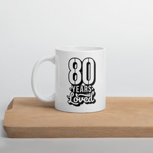 Weiße, glänzende Tasse