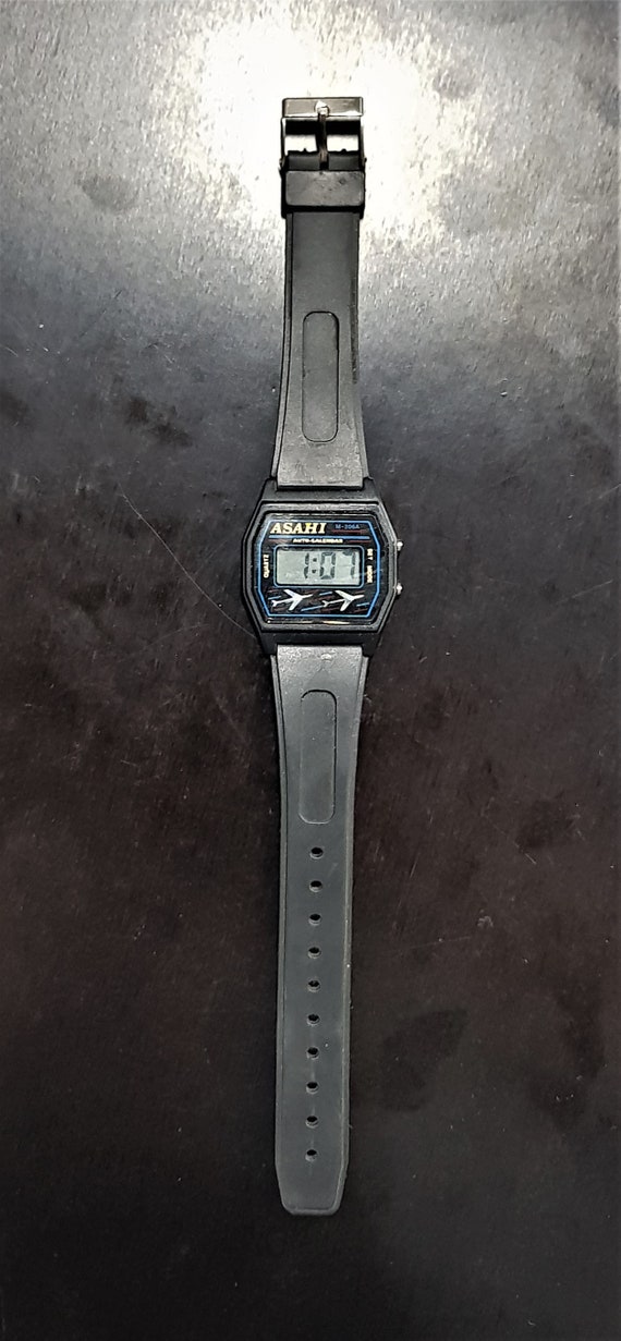 Auto store quartz watch