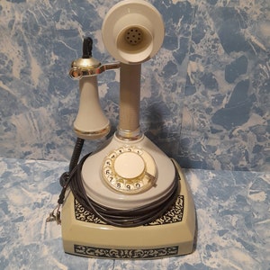 Téléphone fixe vintage polonais. Téléphone rotatif. Téléphone
