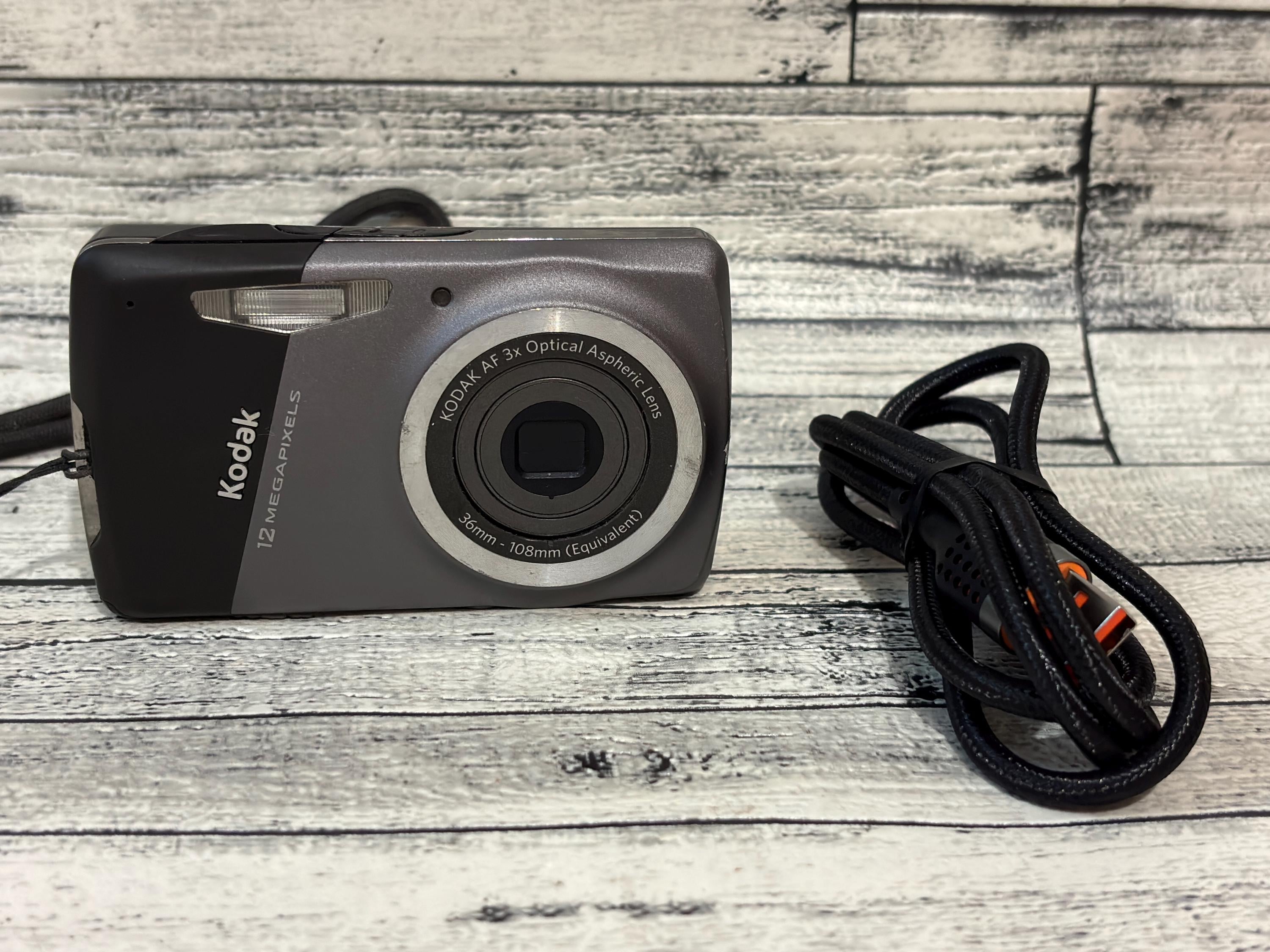 Kodak Easyshare M530 Digital Camera, 12MP Y2K Compact Camera, 3x