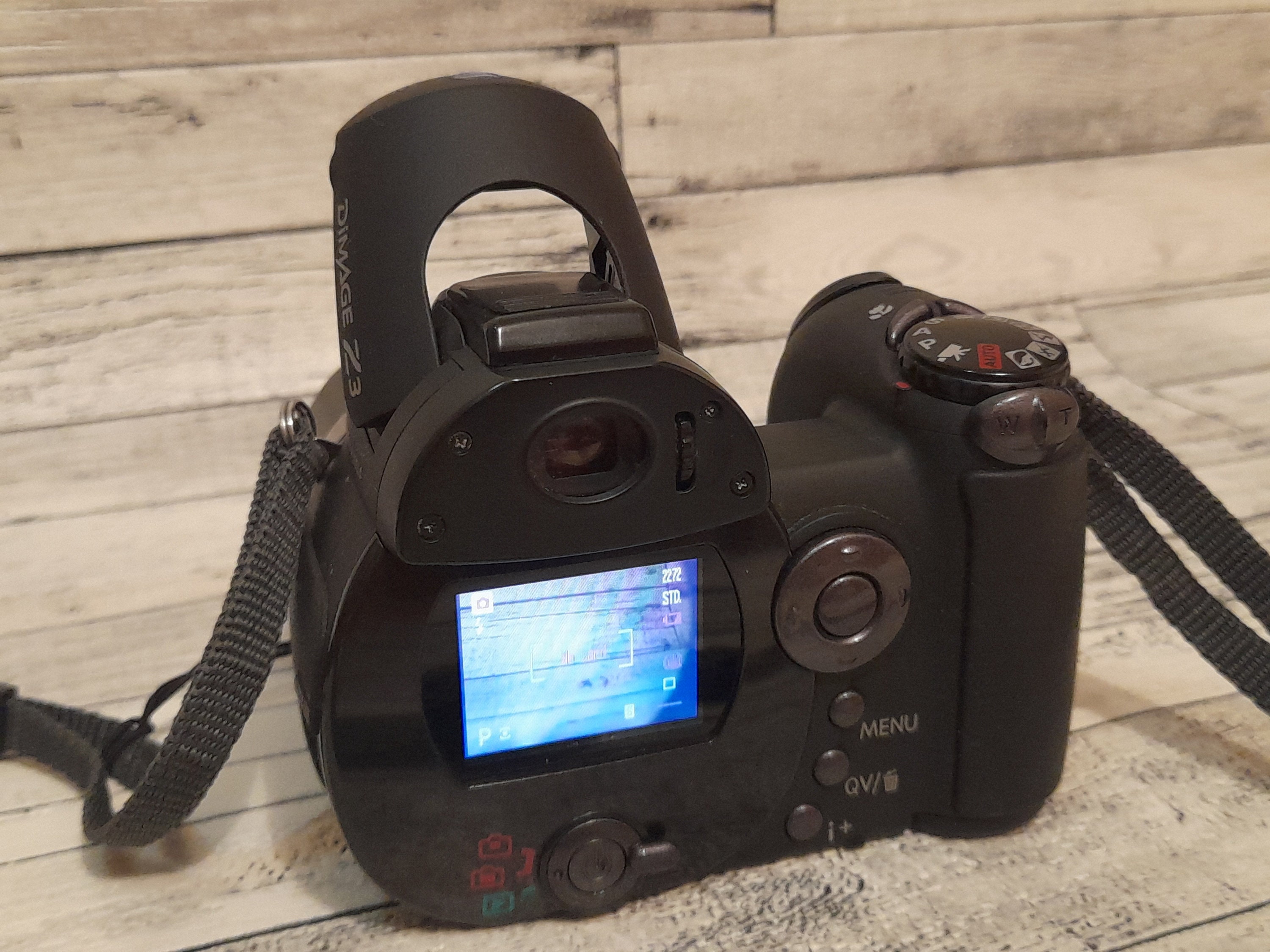 Konica Minolta Dimage Z3, 12x Zoom Digital Camera, 4MP Retro