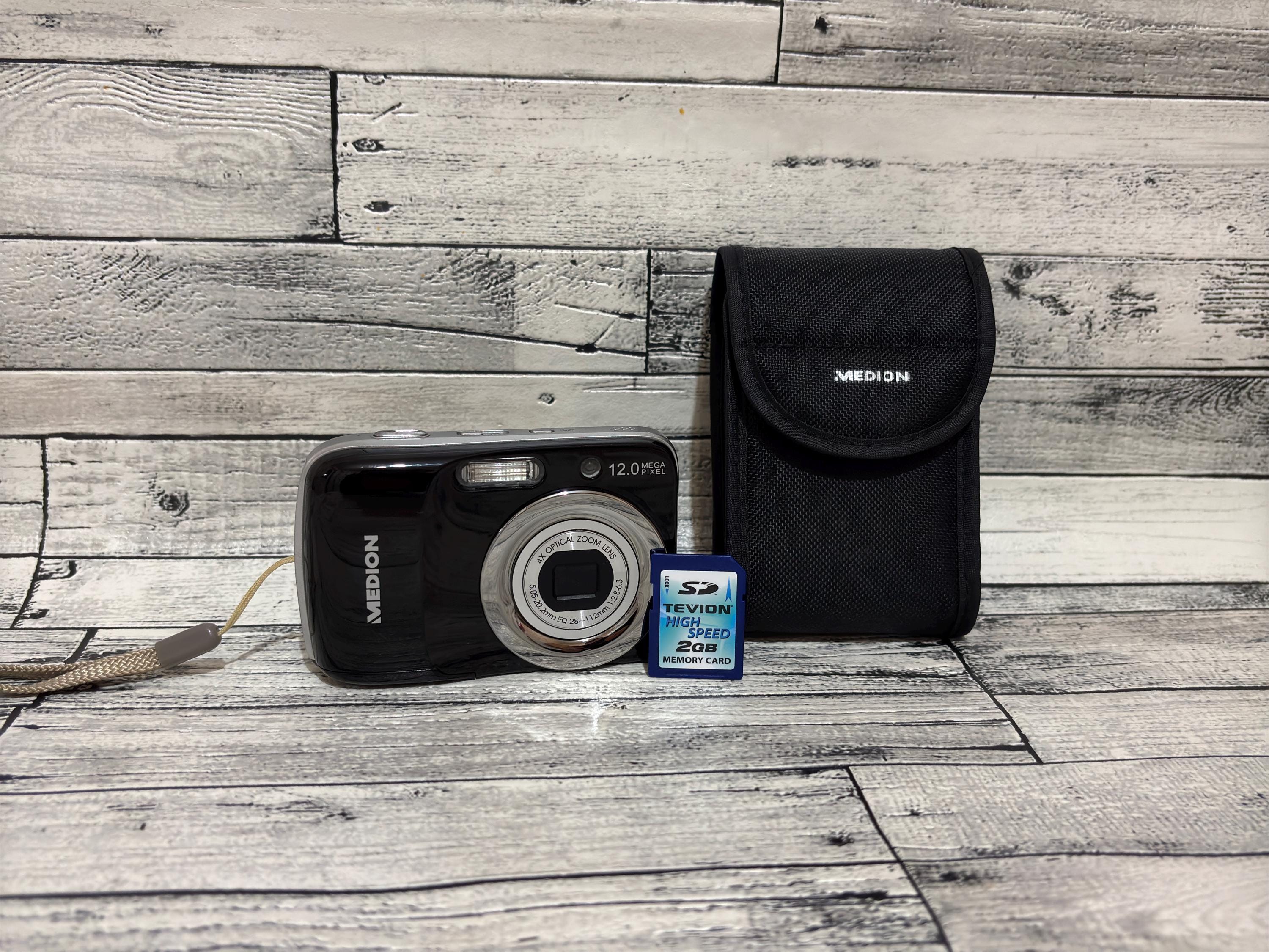 Vintage Medion 12MP Digital Camera: 4x Optical Zoom, Case & SD