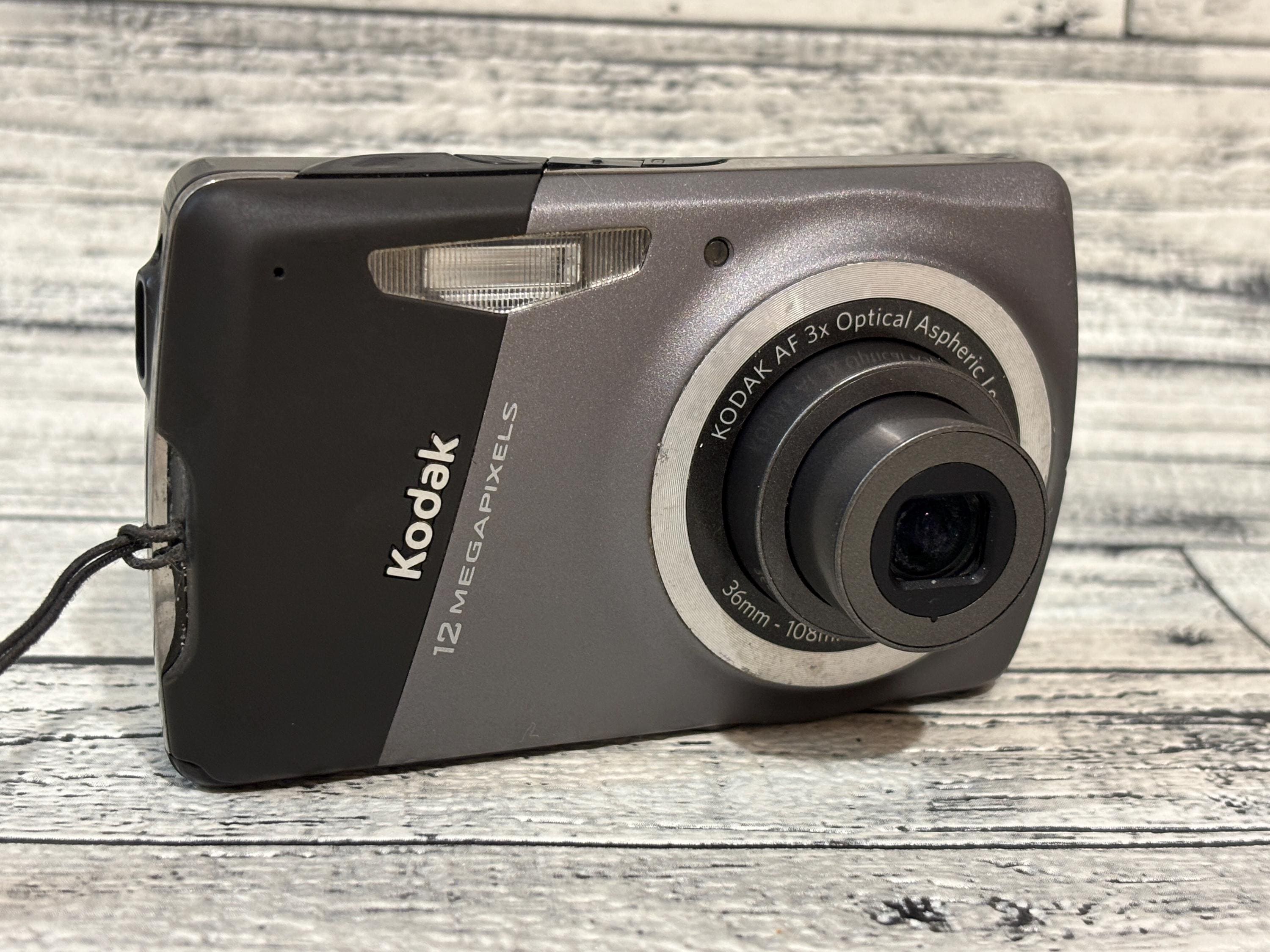 Kodak Easyshare M530 Digital Camera, 12MP Y2K Compact Camera, 3x