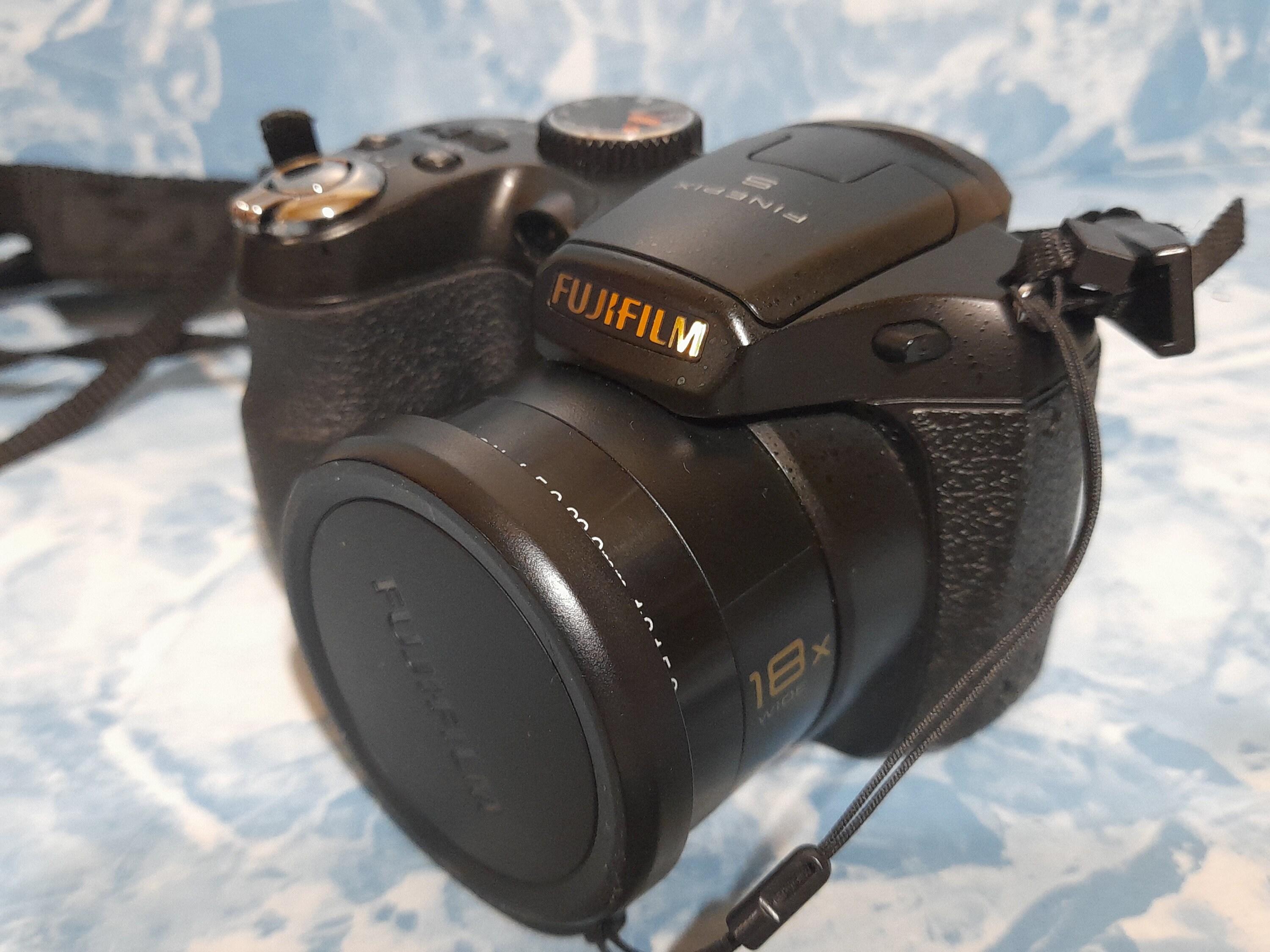 Vintage Fujifilm Finepix S2800HD: 14MP Digital Camera, 18x Zoom