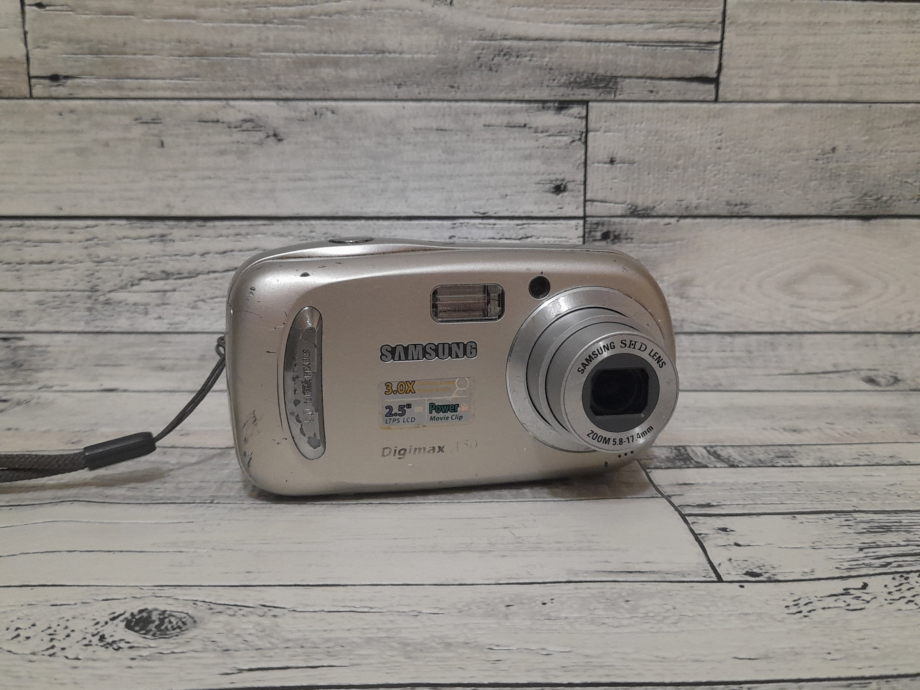 Vintage Samsung Digimax A50: 5MP Digital Camera, Y2K Silver