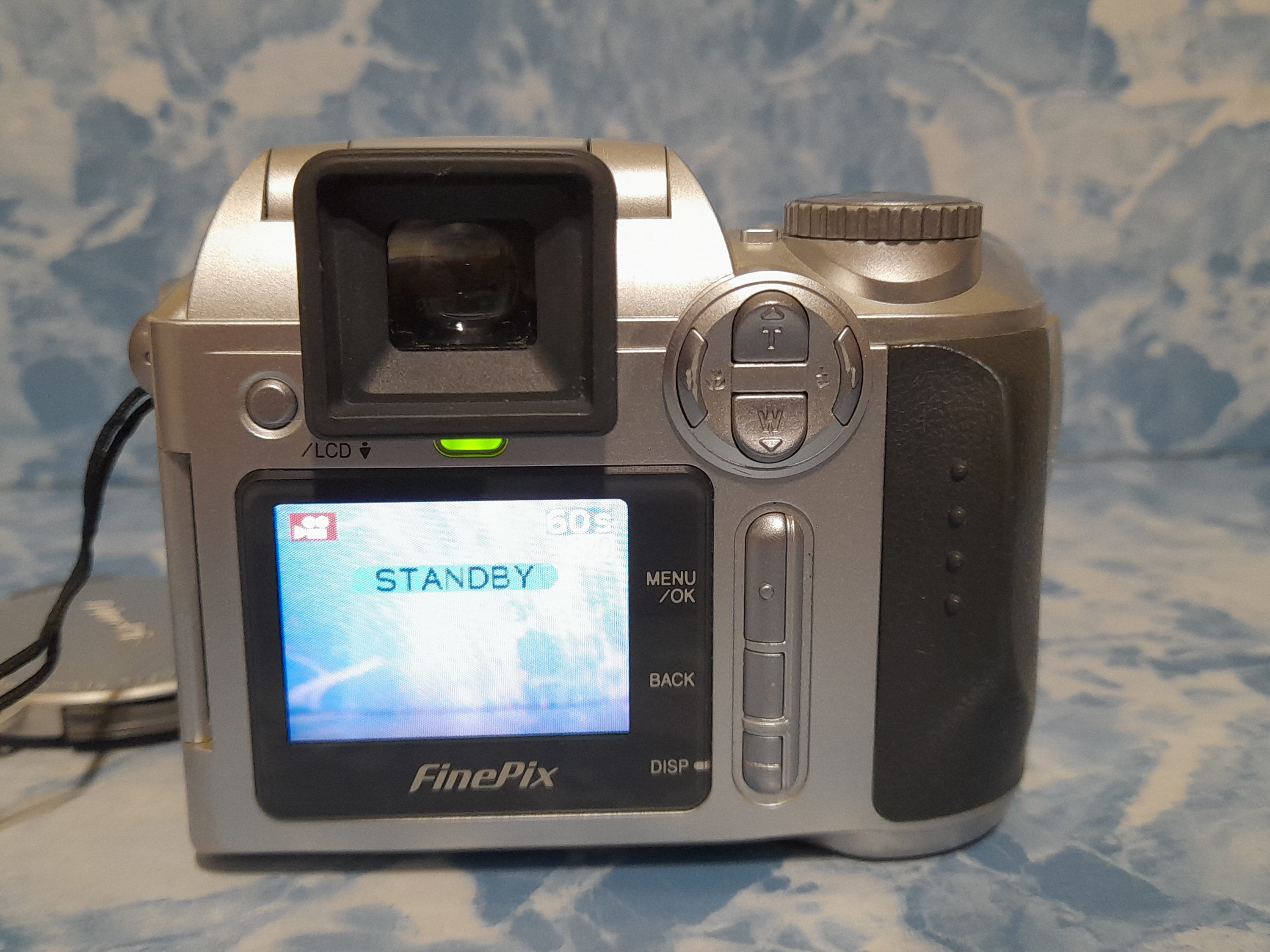 Vintage Fujifilm Finepix S304 Digital Camera: 6x Optical Zoom, 3.2