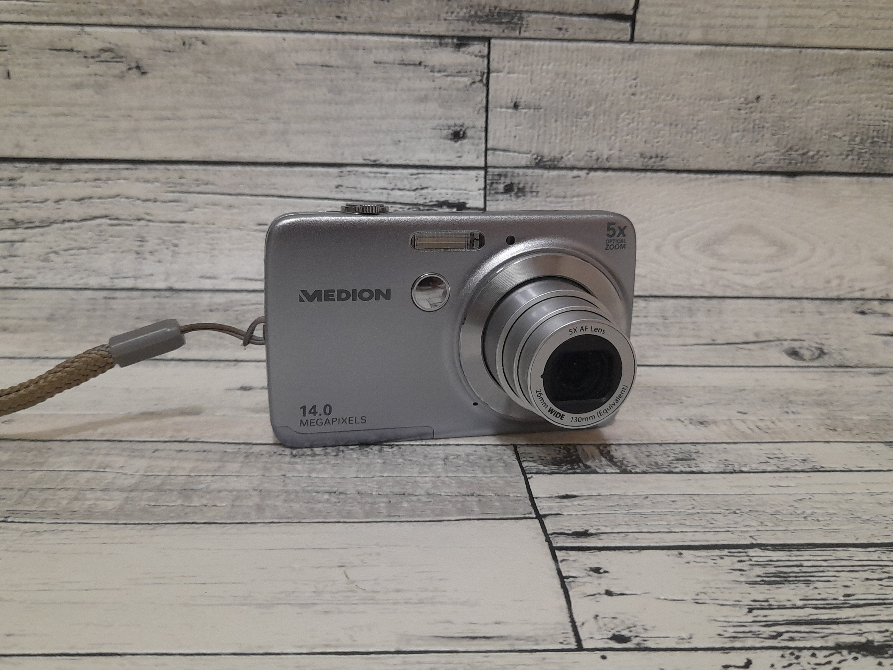 Vintage Medion MD 86821 Digital Camera: 14MP, 5x Zoom, Silver