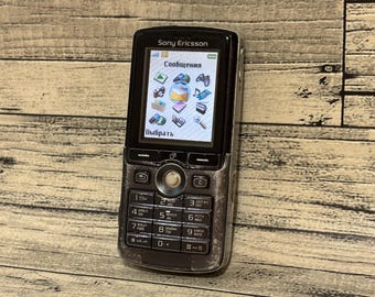 ヴィンテージのソニー・エリクソン W580i ピンク スライダーフォン