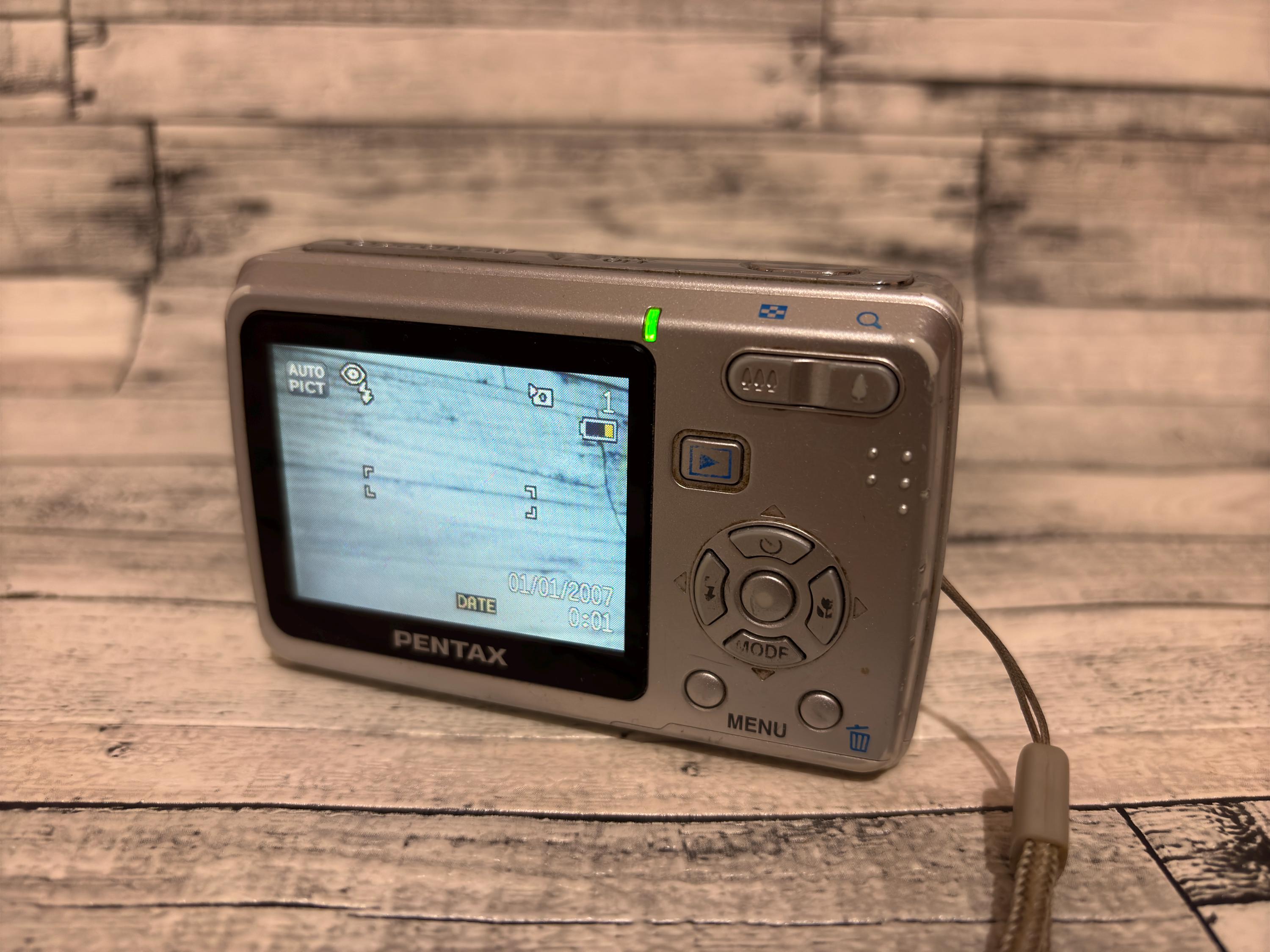 Vintage Pentax Optio E40: 8.1MP Digital Camera, Tested & Working