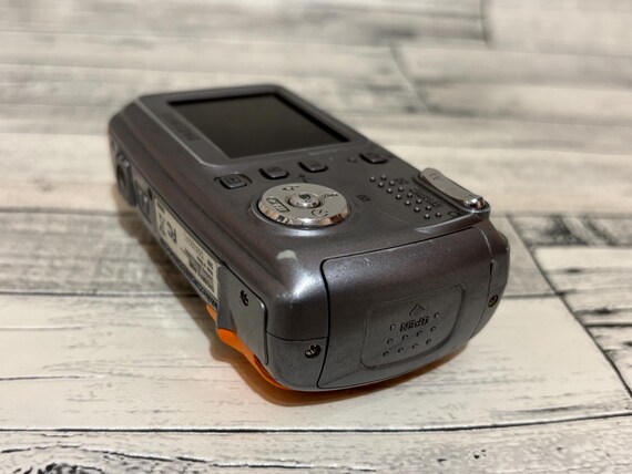 Vintage Samsung Digimax A502 Camera – for Parts or Repair (orange