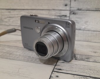 Vintage Medion MD 86821 Digital Camera: 14MP, 5x Zoom, Silver