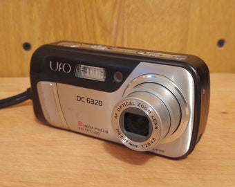 Vintage Pentax Optio E40: 8.1MP Digital Camera, Tested & Working